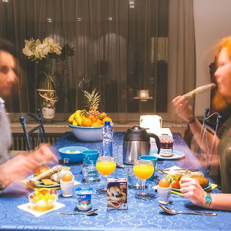 בית נופש In Front Of The Sea With Natural Swimming Pond אוסטנדה