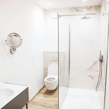 In Front Of The Sea With Natural Swimming Pond בית נופש