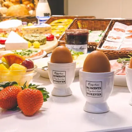 In Front Of The Sea With Natural Swimming Pond אוסטנדה